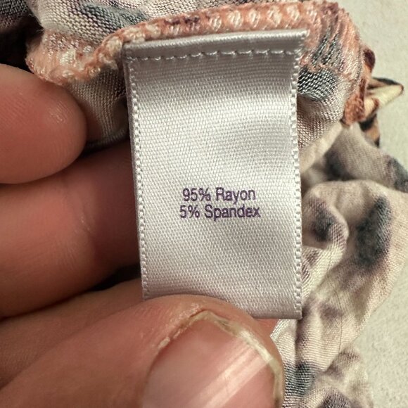 Jennifer Lopez Womens Leopard Print Top Keyhole Neck Short Sleeve Flowing Hem M - Picture 5 of 7